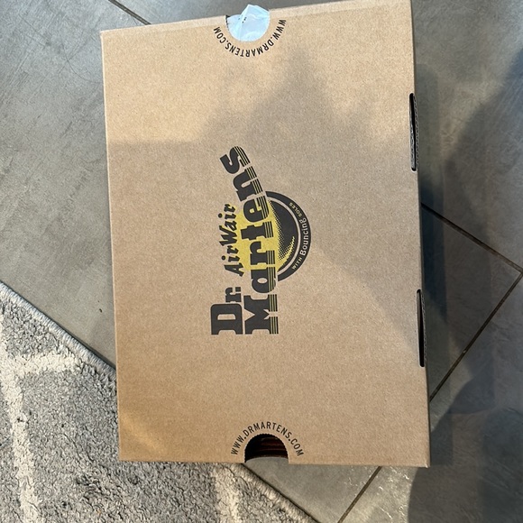 Doc Martins Patent leather size youth 4 - Picture 12 of 12